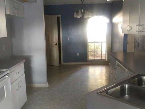 3rd image of 2581 Sundance Cir