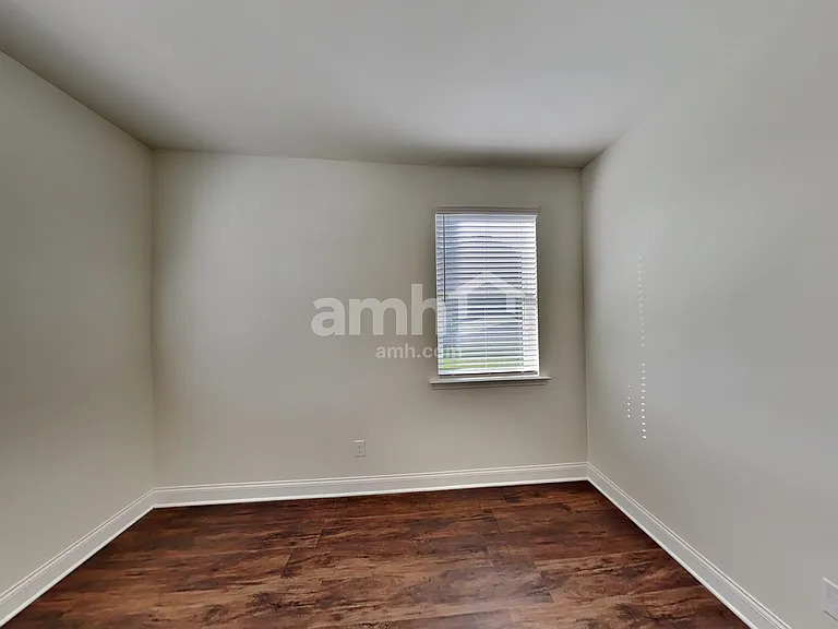 198 Willow Ln — Photo 5