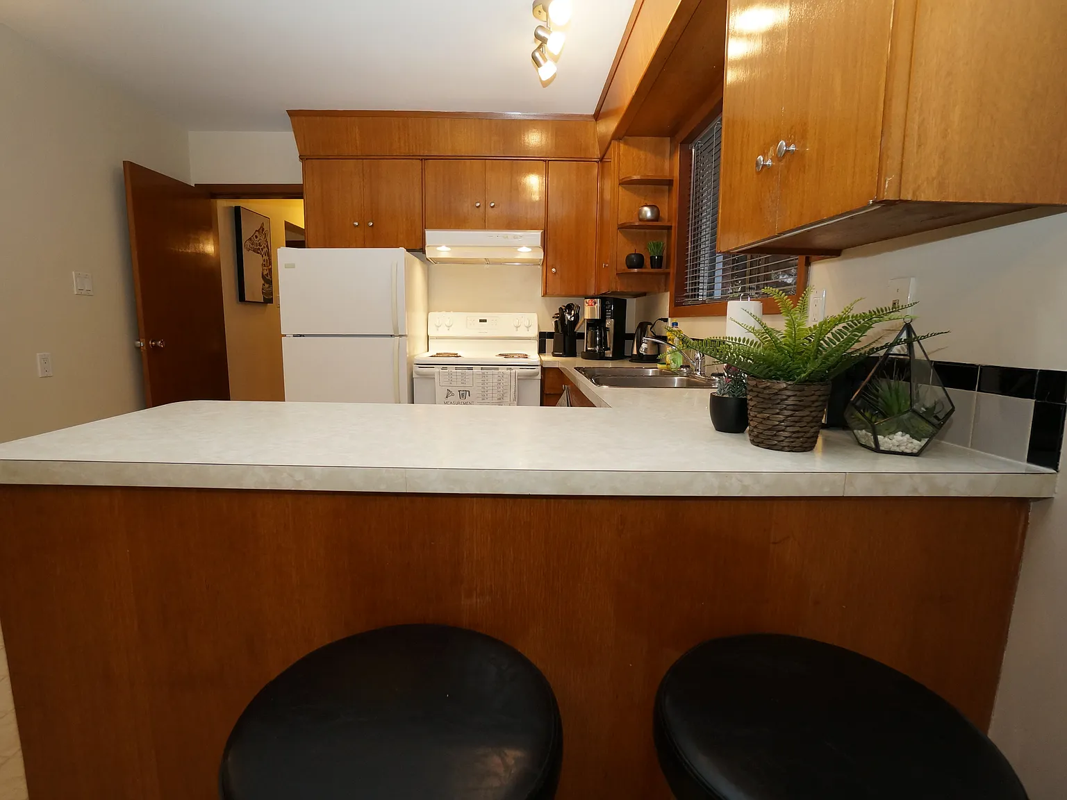 Layers Apartments 10008 86 Ave — Photo 2