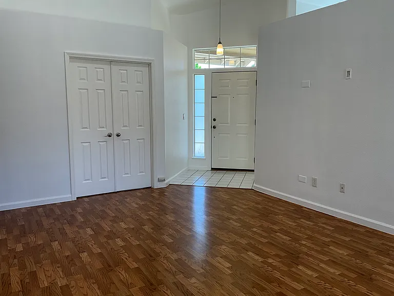 8940 Meadowspring Dr — Photo 3