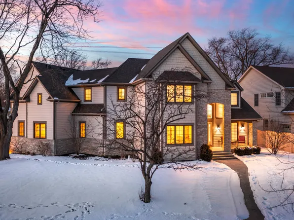 449 Buckeye Dr, Naperville, IL 60540