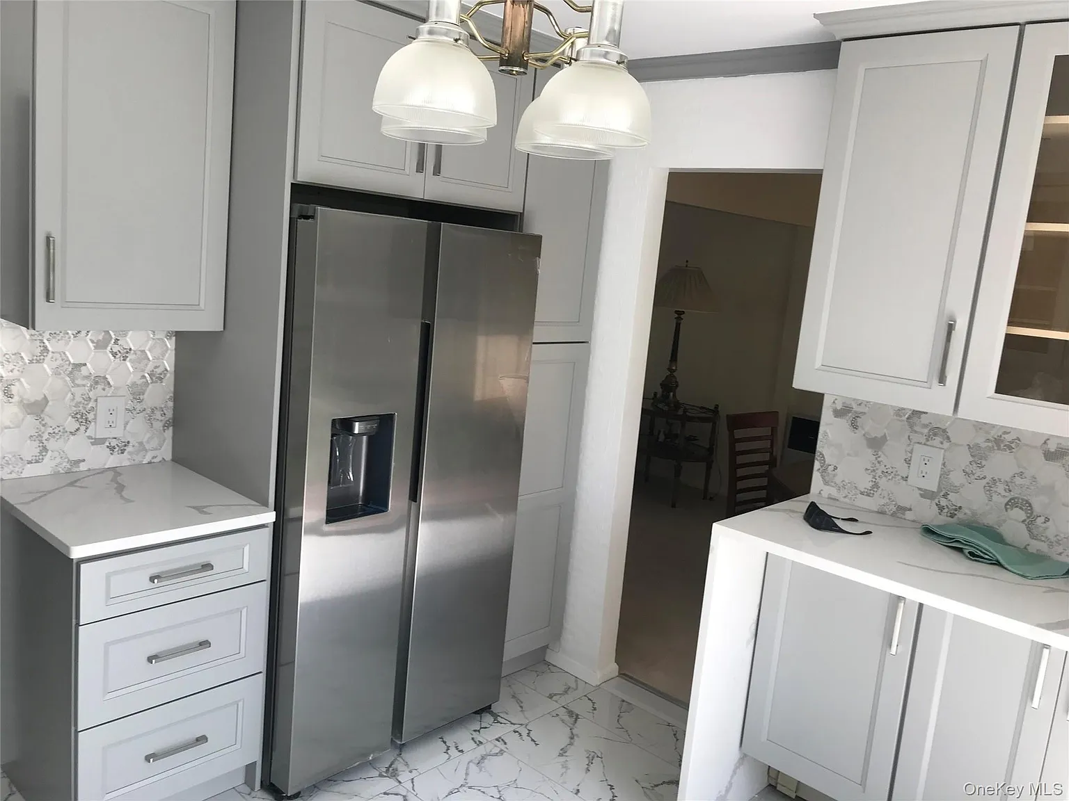 3 bed, 2.5 bath, 1612 sqft, $4,700 — Photo 2