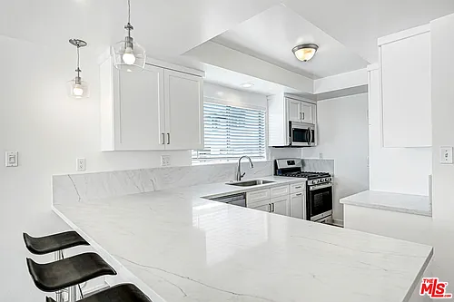 10393 Almayo Ave #5 Photo 1