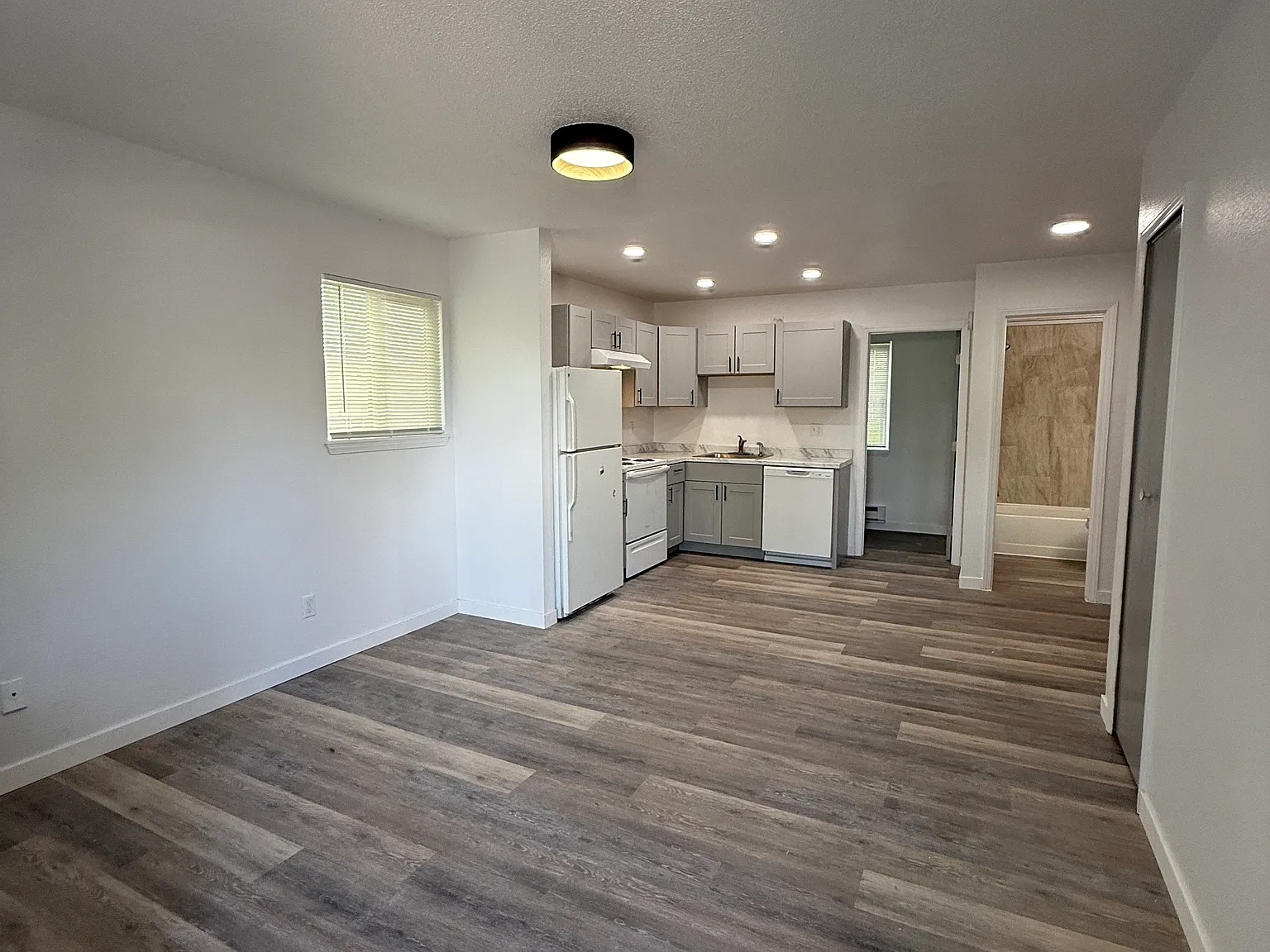 2 bed, 1140 sqft, $1,495 — Photo 2