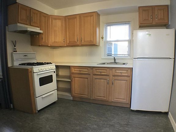 Eat in Kitchen/Dining Area