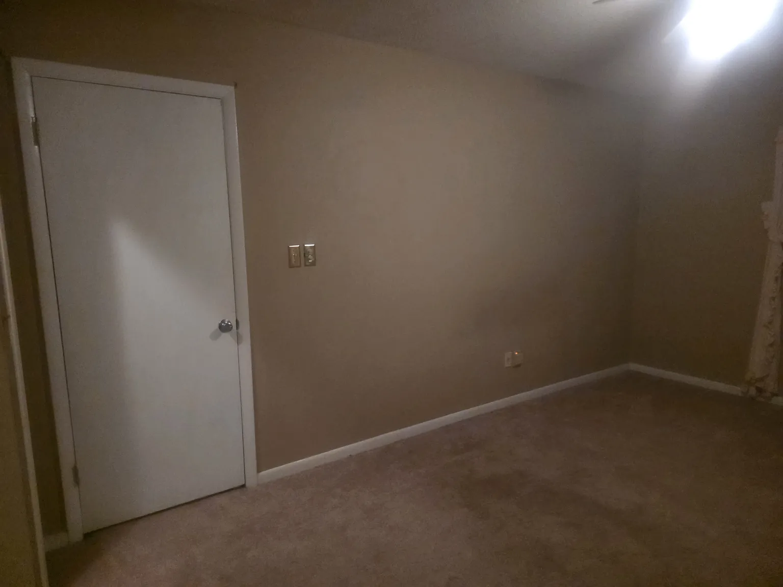 Studio, 210 sqft, $900 — Photo 2