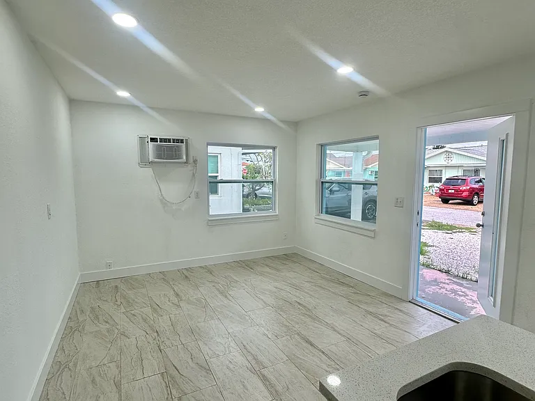 150 147th Ave E #1 — Photo 14