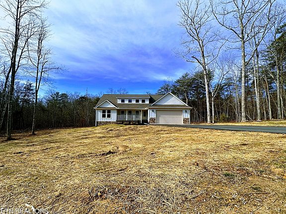 3rd image of 156 Creekview Ct