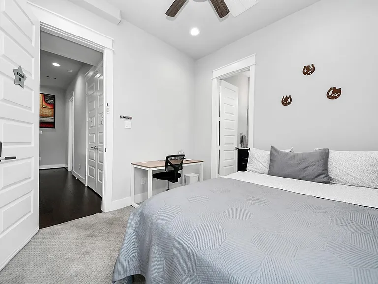 2116 Naomi St #C — Photo 27