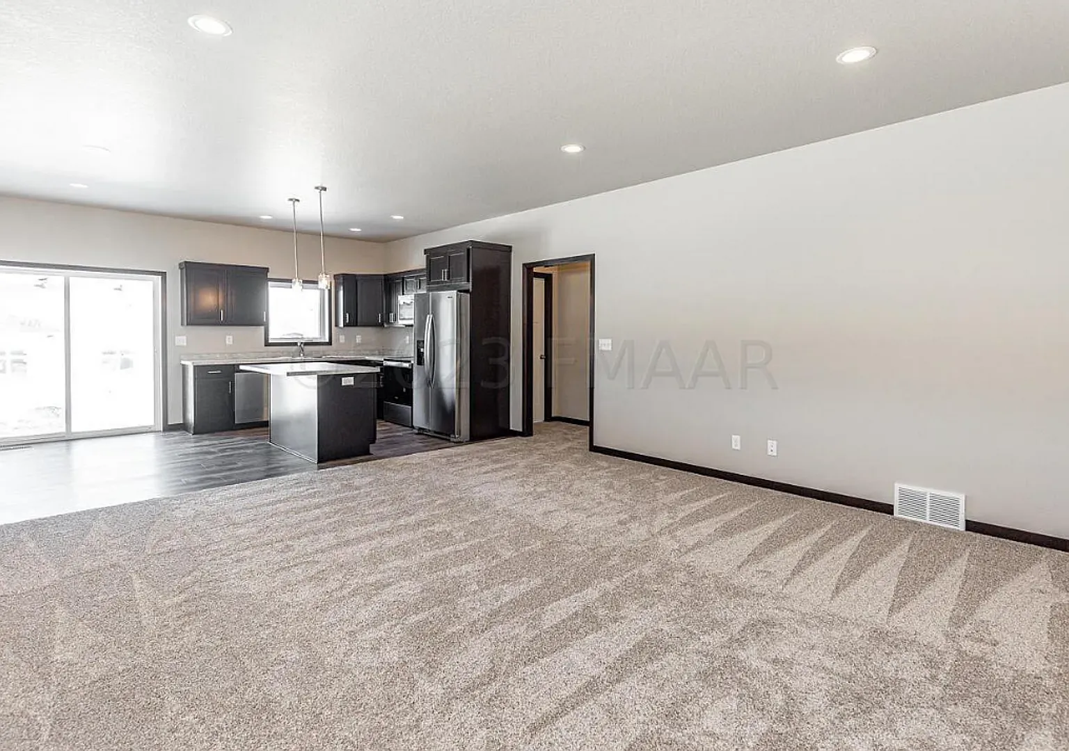 1506 Keystone Cir NE — Photo 2