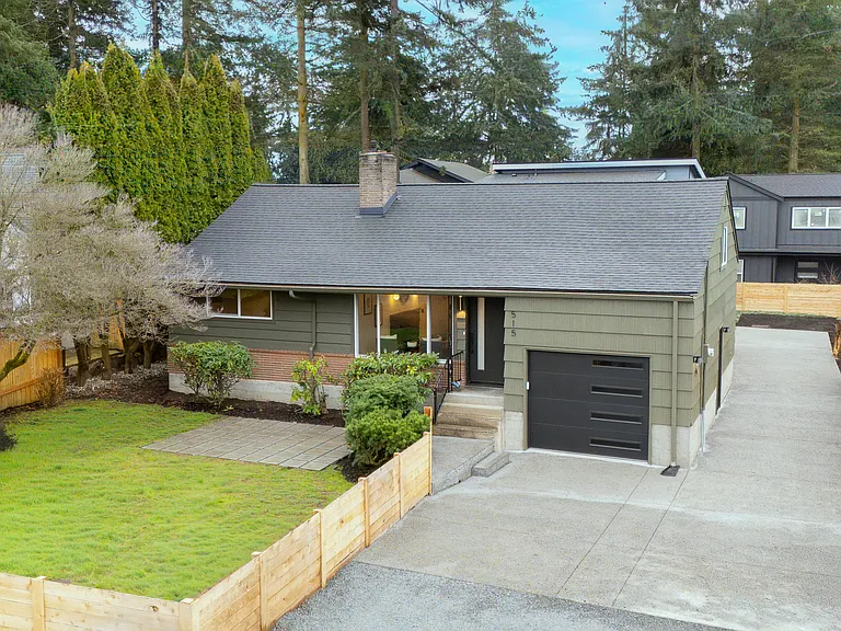515 NE 123rd St — Photo 51