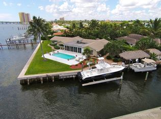 160 Shore Dr, Riviera Beach, FL 33404