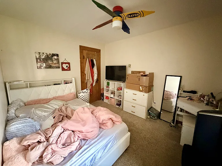 upstairs bedroom 4
