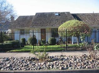 780 River Hills Dr, Springfield, OR 97477