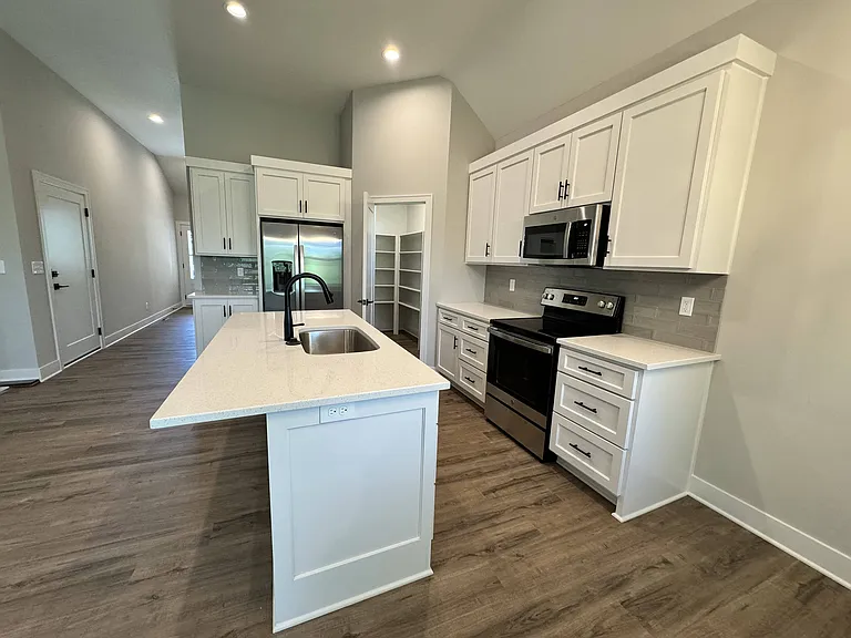 1441 SW Winthrop Ter — Photo 10