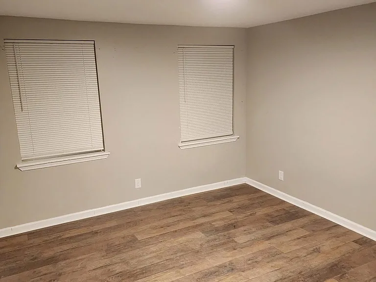 2513 Woodland Ave — Photo 5