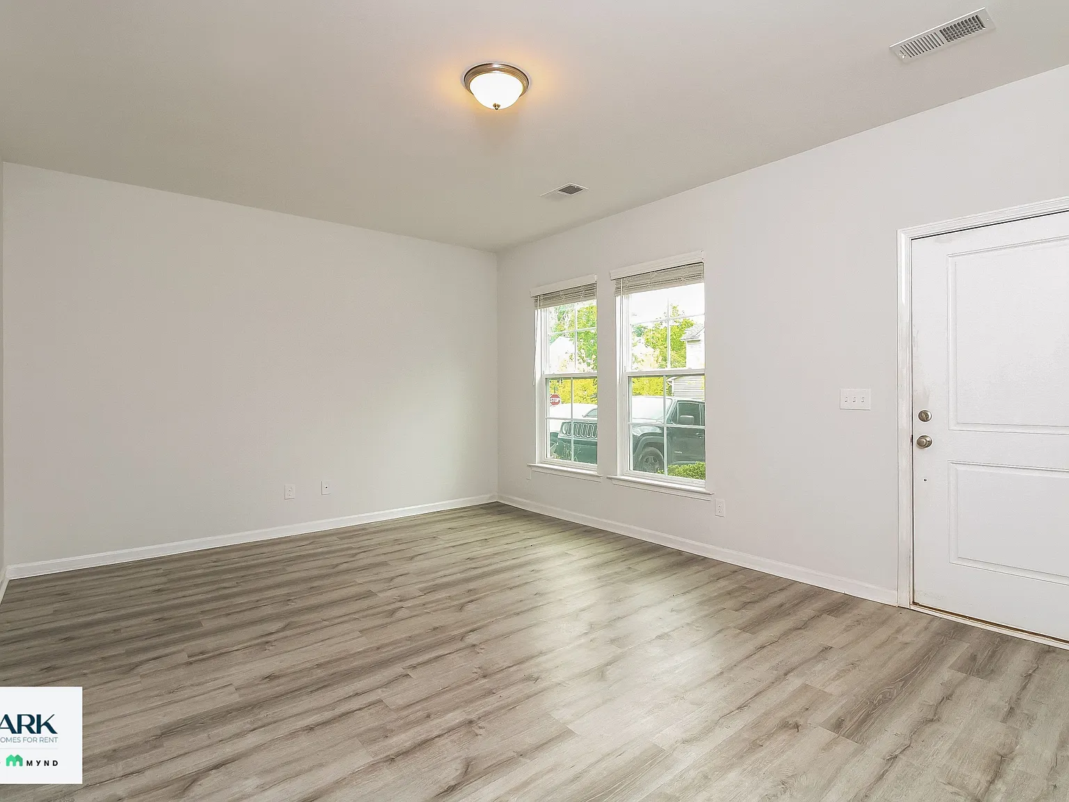 3 bed, 2.5 bath, 1288 sqft, $2,099 — Photo 3