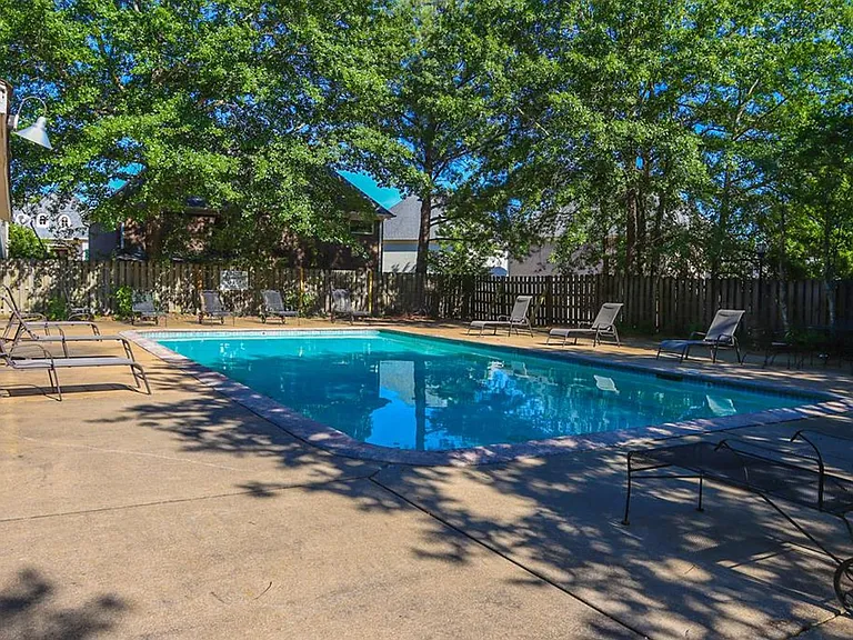 905 Park Ln — Photo 10