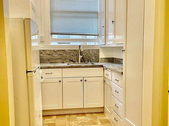 2nd image of 1745 Pacific Ave #202
