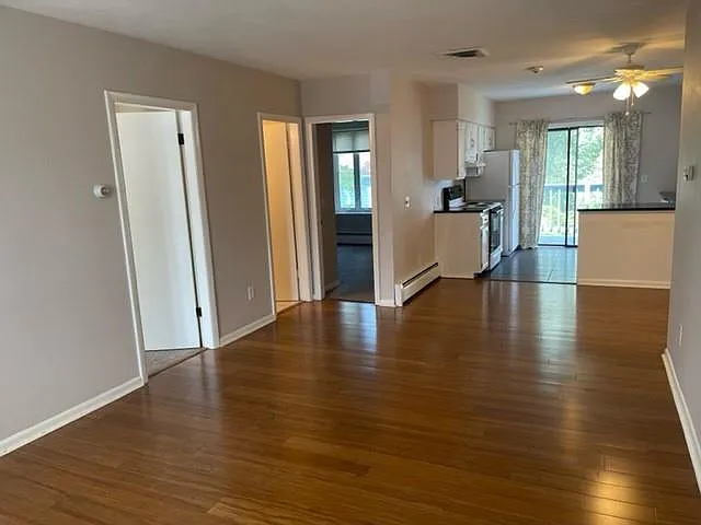 9 Shoreham Ct #4 — Photo 3
