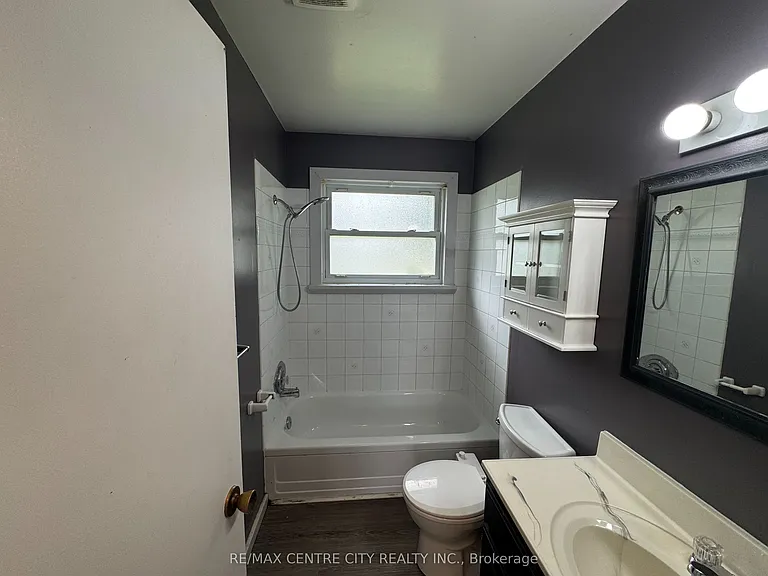 10 Tewksbury Cres — Photo 20