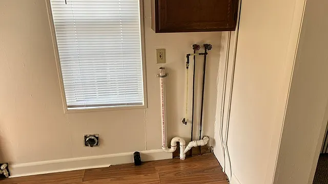 560 Walnut St — Photo 12