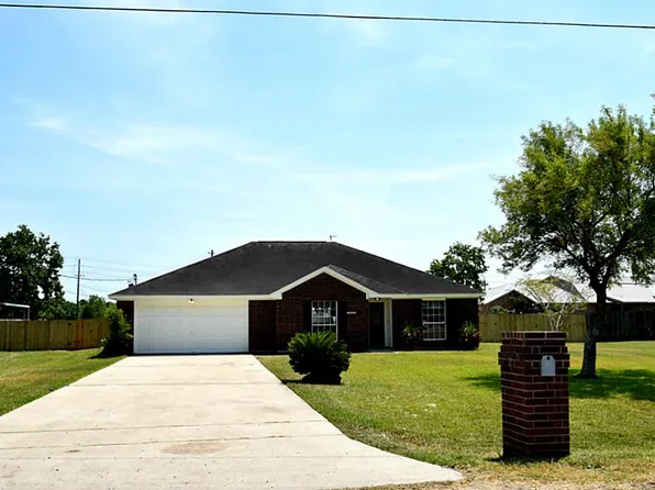 4518 Sarah Ln, Cove, TX 77523