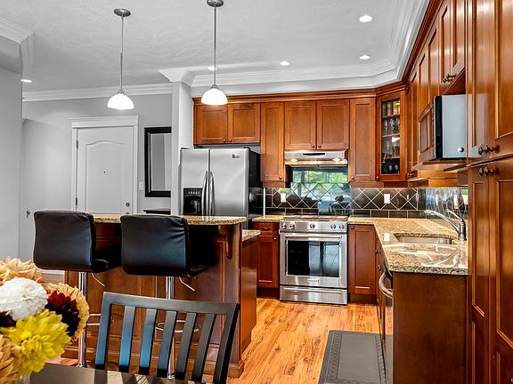 5th image of 3666 Royal Vista Way #511