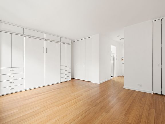 5th image of 235 E 40th St #J4