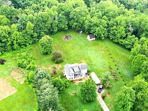 3rd image of 370 Creekview Dr