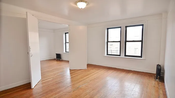 Rented by Park Property Advisors | media 9