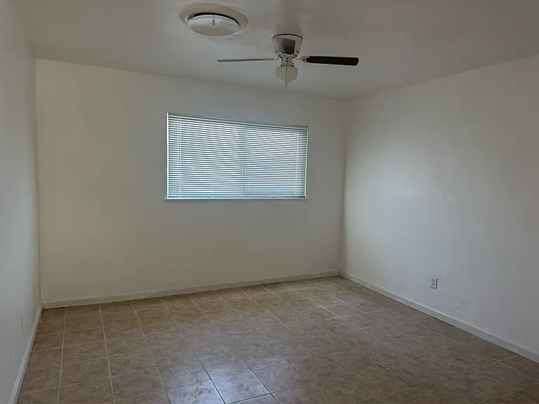 3213 Center St — Photo 12