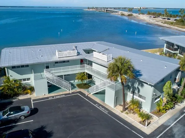 2566 Gary Cir APT 5, Dunedin, FL 34698