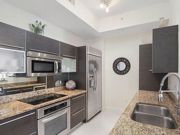 3rd image of 550 Okeechobee Blvd APT 919