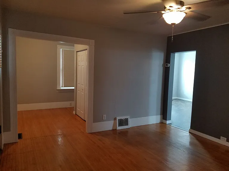 842 4th St SW — Photo 17