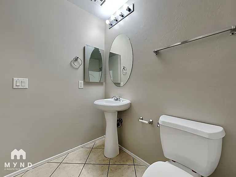 5733 S 21st Pl — Photo 15