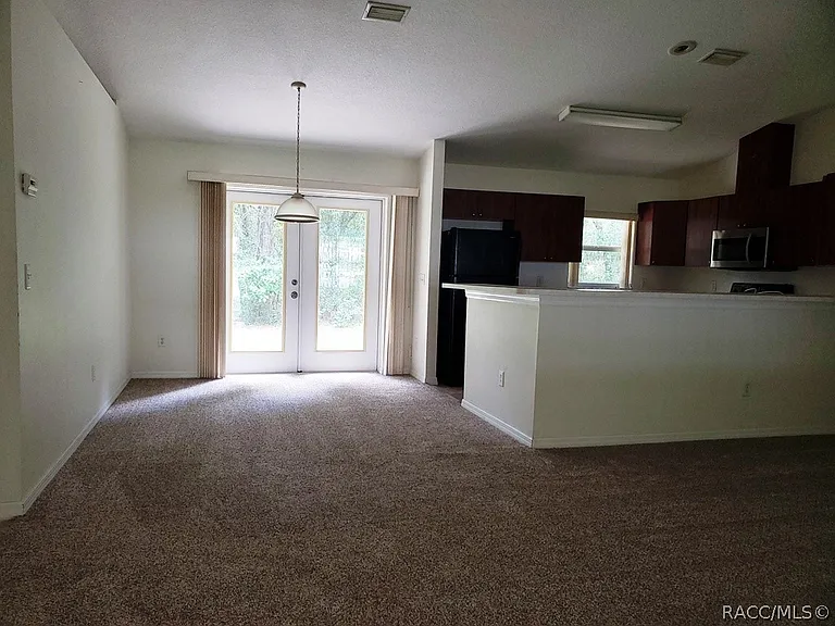 3880 E Byrd St — Photo 4