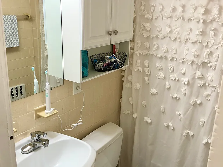 154 Central St #10 — Photo 16