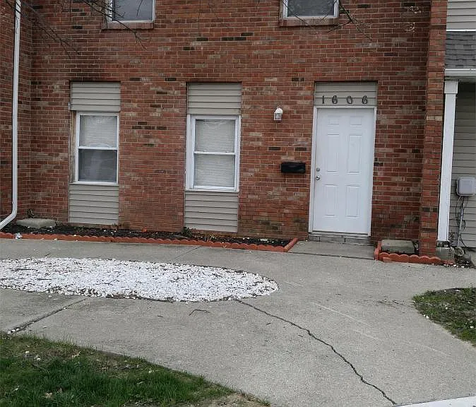 1600 Hobson Rd — Photo 9