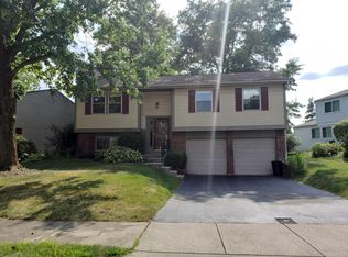 371 Gosfield Gate Rd, Westerville, OH 43081