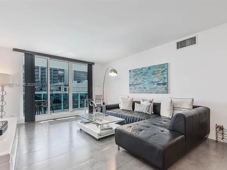 2301 Collins Ave #507 — Photo 4