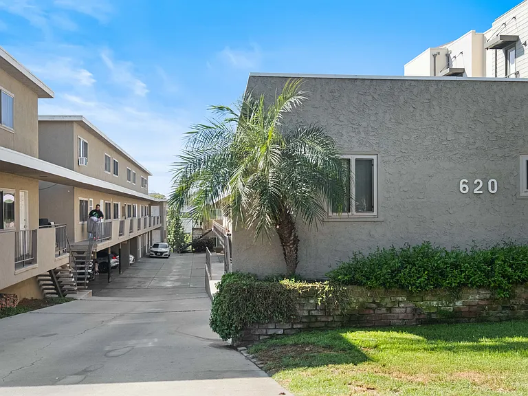 620 E Imperial Ave #A — Photo 1