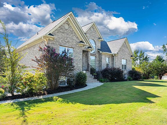 2nd image of 1000 Terri Ln