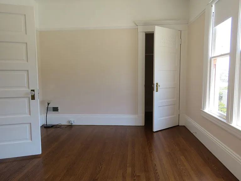 1714 Castro St — Photo 35