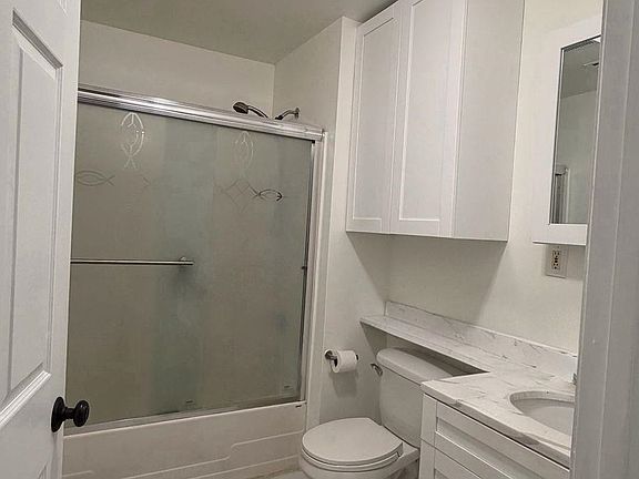 4th image of 225 Halladay St #2