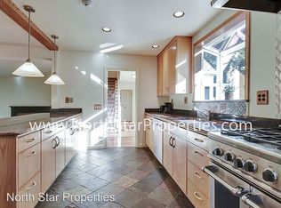 3124 SW Cascade Dr, Portland, OR 97205