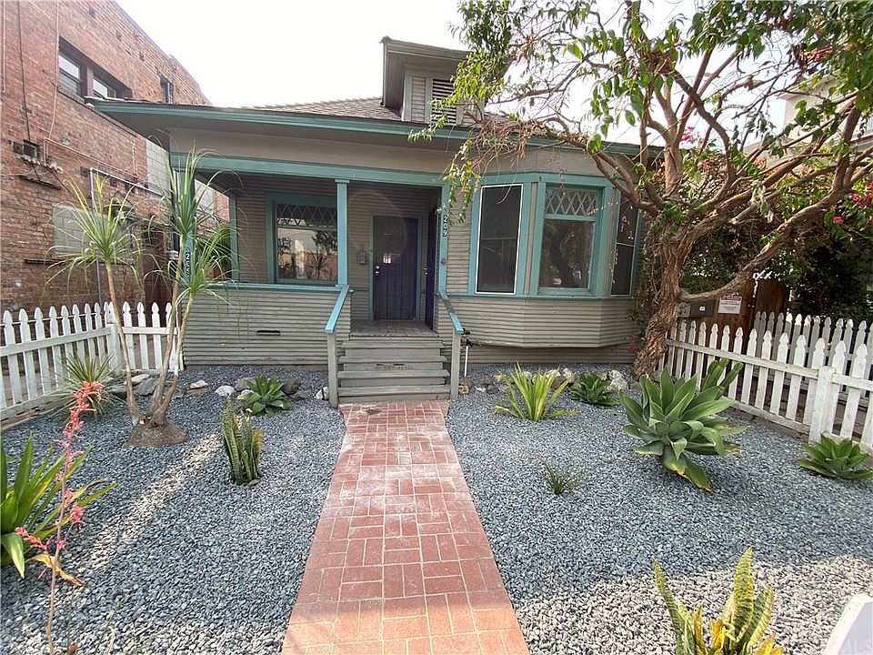1st image of 209 1/2 Linden Ave #B