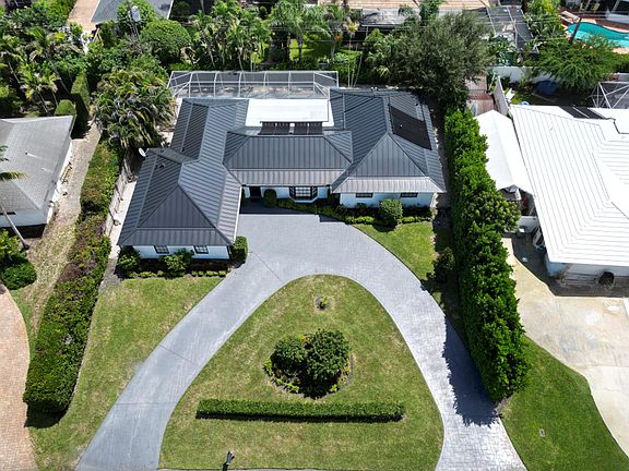 3rd image of 7 SE Paddock Circle