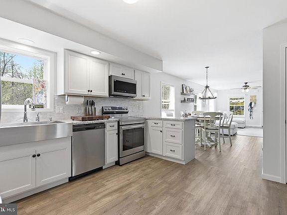 5th image of 1535 Oak Ln