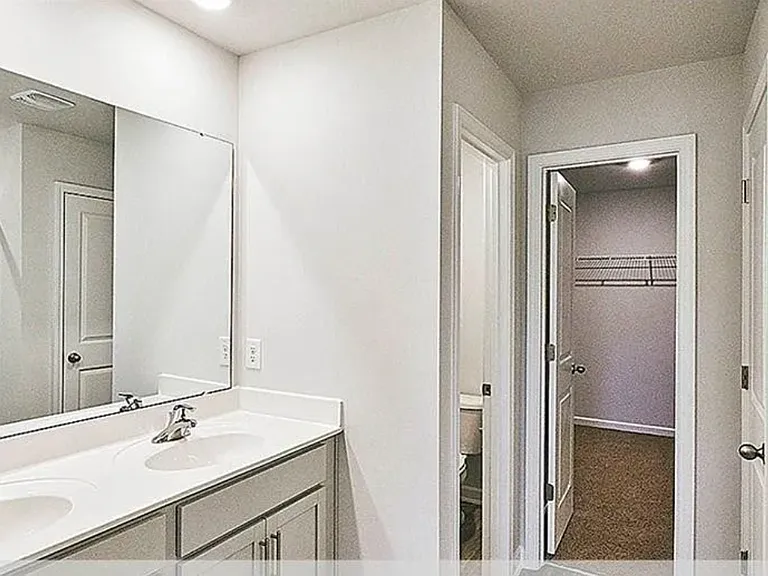 Master Bathroom_